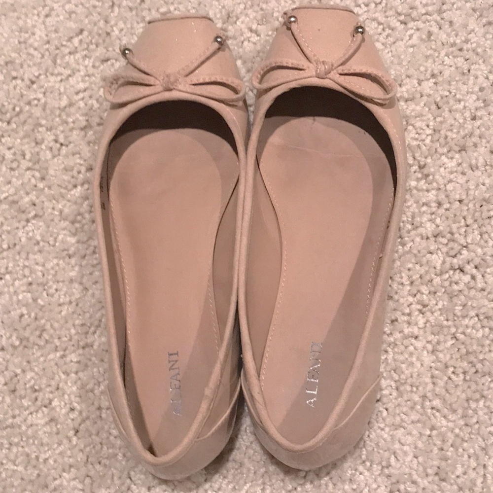 Nice Alfani flats
